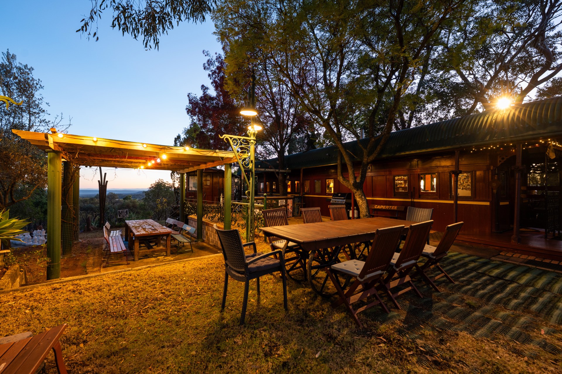 Alfresco dining beside the carriages at sunset